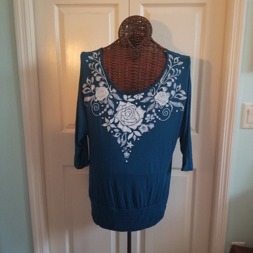 Andrea Missy Pullover Floral  Top